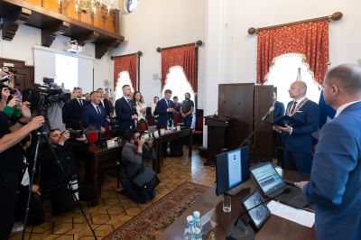 zdjęcie z pierwszej sesji Rady Miasta Rzeszowa IX kadencji, podczas kt&oacute;rej odbyło się uroczyste ślubowanie Prezydenta Miasta Rzeszowa Konrada Fijołka, fot. Grzegorz Bukała, Urząd Miasta Rzeszowa